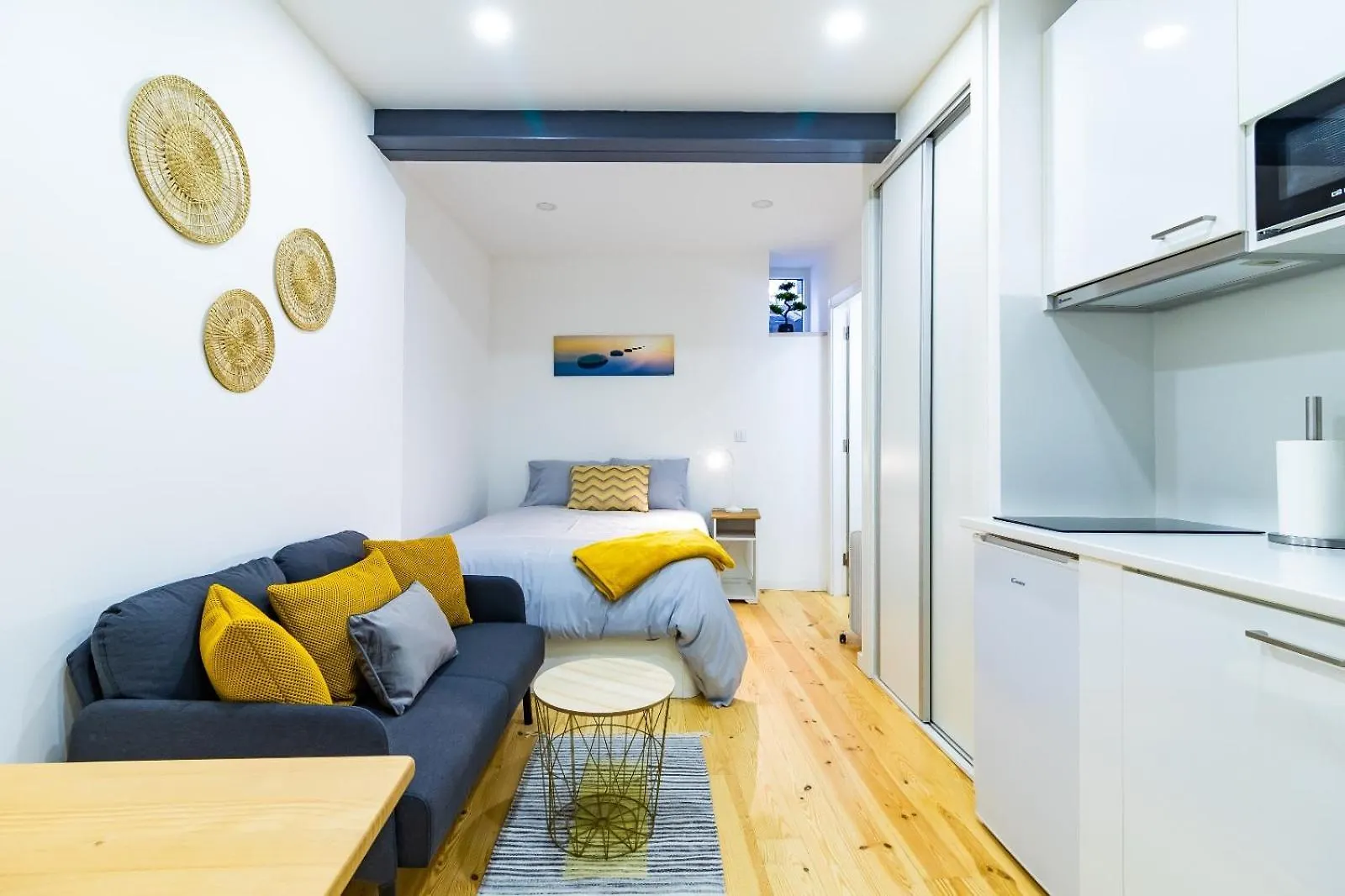 Mourarias Place - Yellow Studio Lisboa